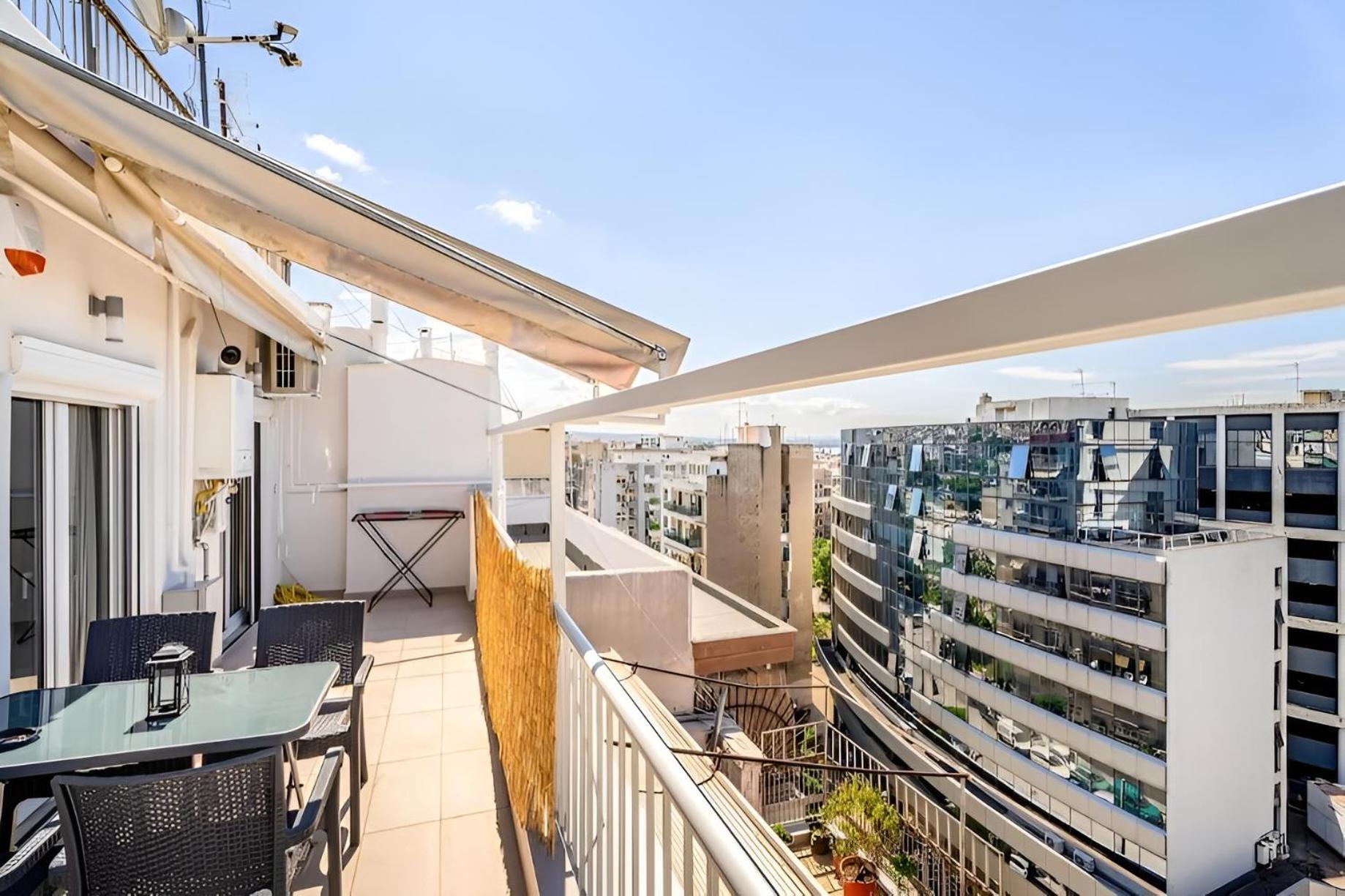 Elegant, Modern & Spacious Apartment In Thessaloniki With Balcony Exterior photo